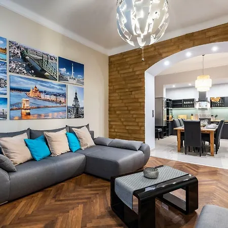 Center,the Rumbach Apartment