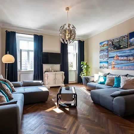 Center,the Rumbach *