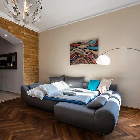 Center,the Rumbach *