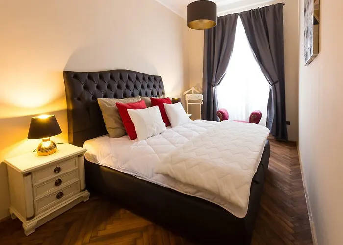 Center,the Rumbach Daire