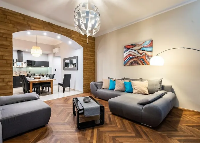 Center,the Rumbach Daire