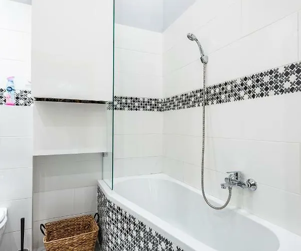 Center,the Rumbach *